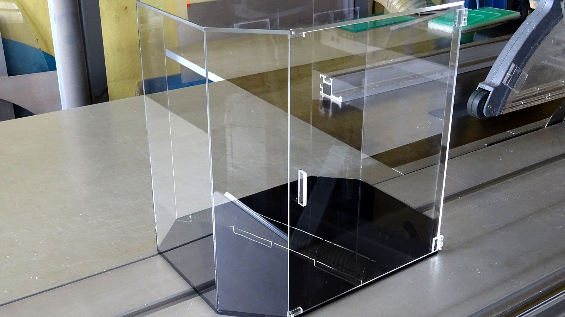 Professional acrylic glass tubing installation project